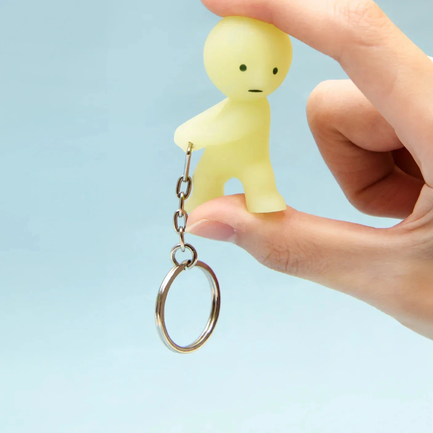 Smiski: Keychain - Carrying Key Figure - Image 3